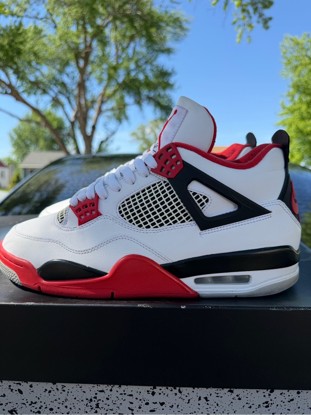 Jordan 4 “Fire Red” - Picture 4 of 7